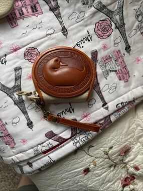 Vtg Dooney & Bourke Cream/Brown Leather Duck Coin Pouch